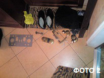 Снятая фурнитура двери Атра