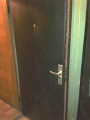 замена обивки двери, ремонт