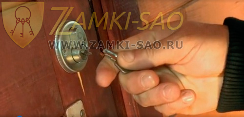 Как открыть железную дверь если сломался ключ