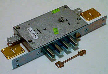 Установка замков МЕТТЭМ