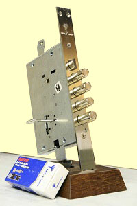 Замок врезной MUL-T-Lock MATRIX