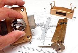 установка замков Мытищи