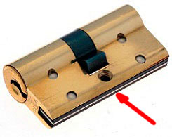 поменять личинку в замке