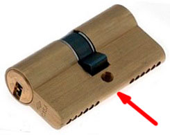 поменять личинку в замке