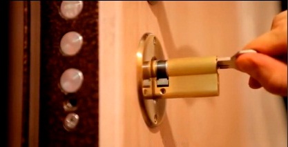 смена личинки замка