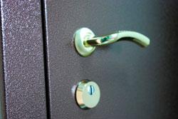 вскрытие дверных замков Вскрытие замков дверей Долгопрудный zamki-sao.com