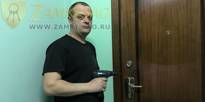 мастер по вскрытию дверных замков  Вскрытие дверных замков в Москве zamki-sao.com