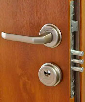 замена замков  в двери Герда