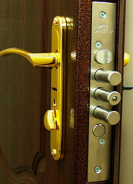 Замена замка Эльбор zamki-sao.com