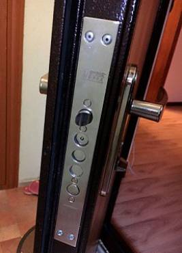 Замена замков в двери Торекс